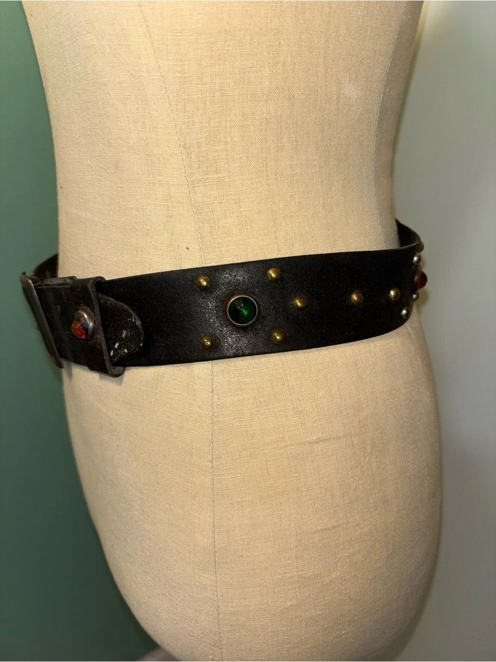 Vintage missing stud